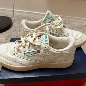 Reebok unisex chalk/paper white/green club c 85 vintage